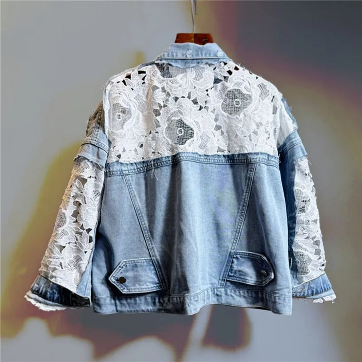 Cappotto in denim con pizzo per la primavera