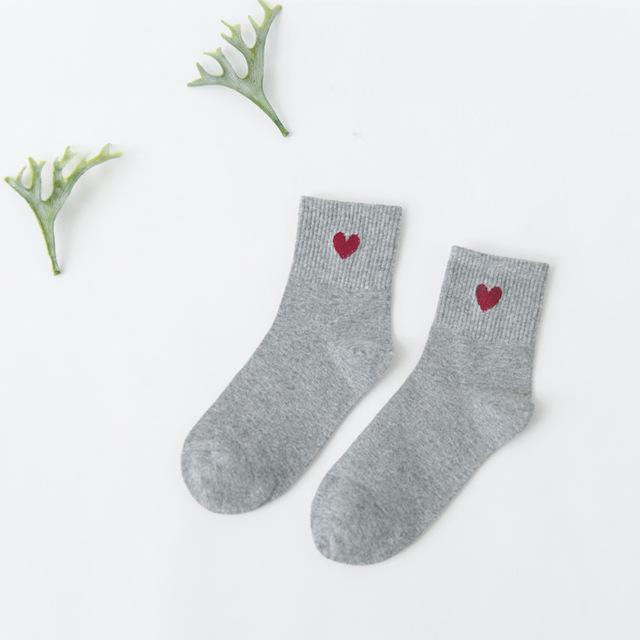 Симпатичные сердечные носки - серый